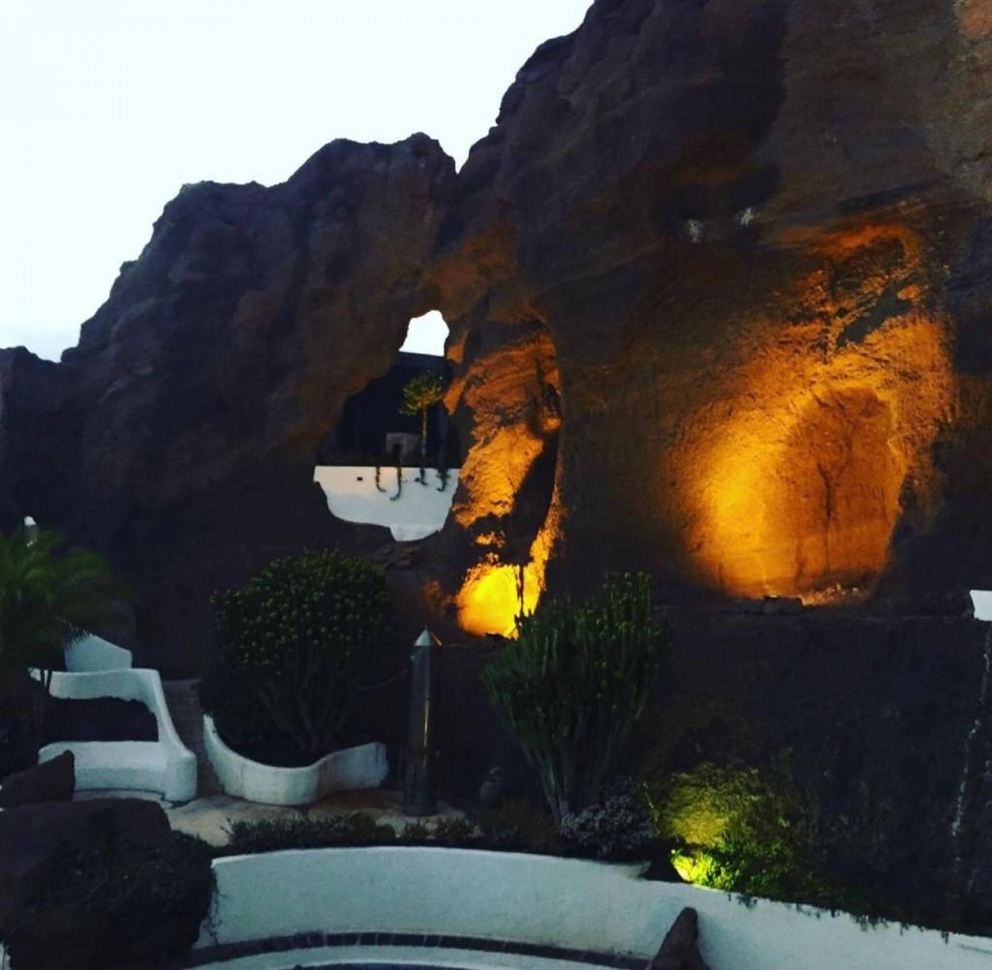 ホテル Casa Bianca Caleta De カレタ・デ・ファマラ エクステリア 写真
