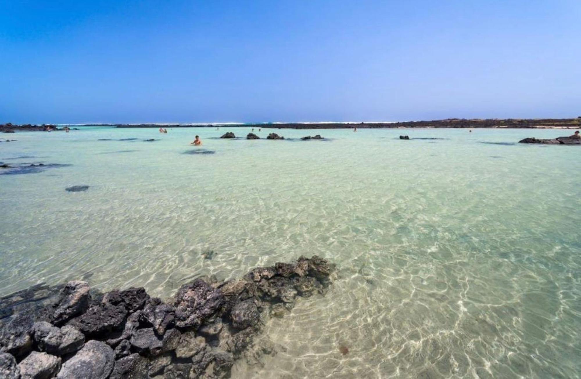 ホテル Casa Bianca Caleta De カレタ・デ・ファマラ エクステリア 写真